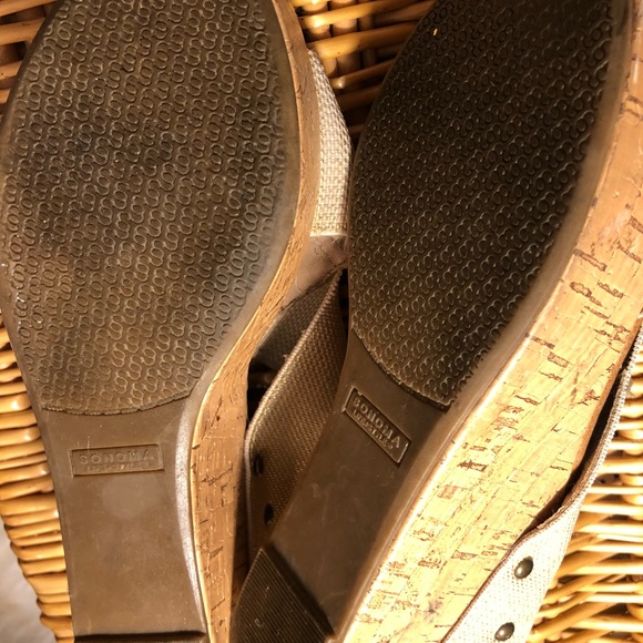 SONOMA LIFE + STYLE Gold criss-cross cork wedge S7 - Picture 5 of 8
